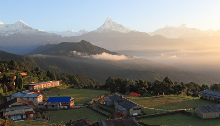 Landschaft und Berge in Nepal