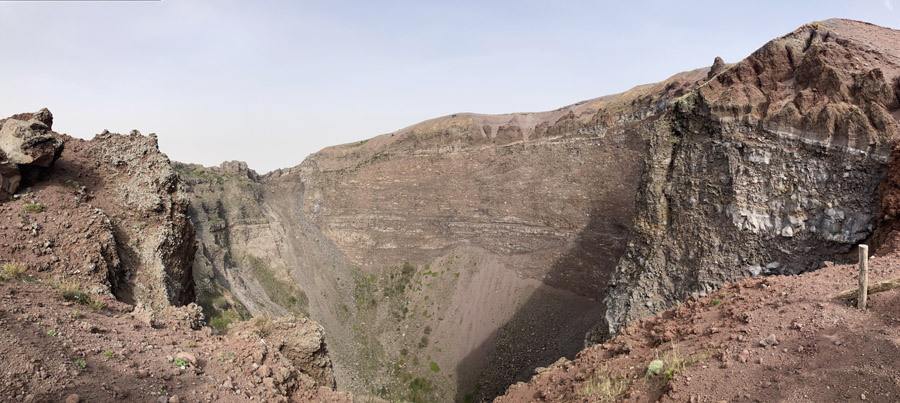Blick in den Krater des Vesuv