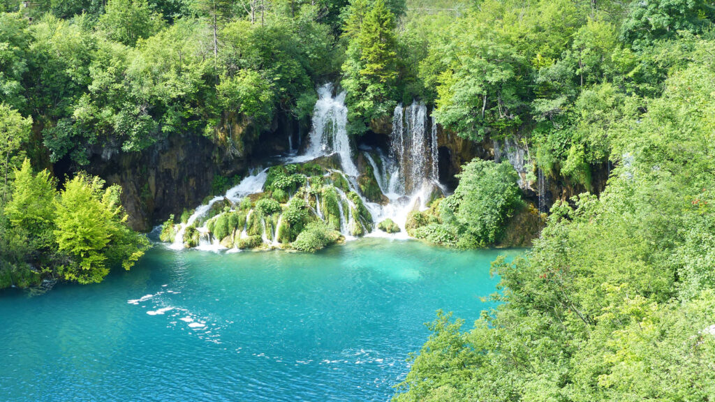 Wasserfall im Plitvicer Seen Nationalpark
