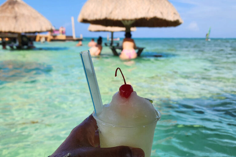 Cocktail am Meer