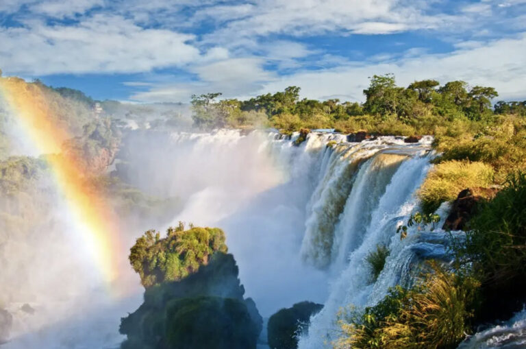 Die gigantischen Iguazú-Wasserfälle