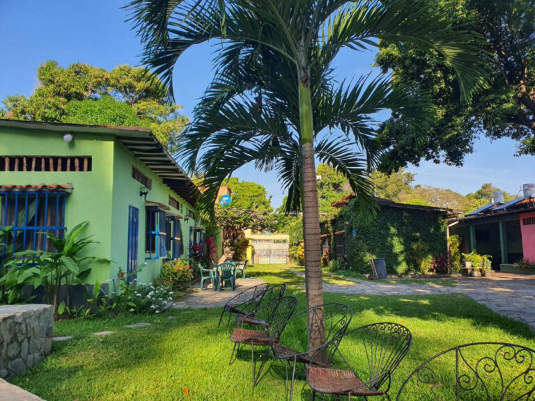 Garten des Hostal Nova Colonial in Choroni