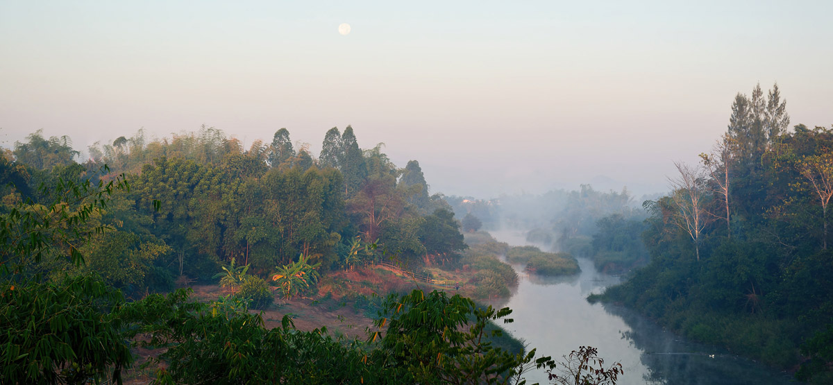 Sonnenaufgang über dem Loei-Fluss