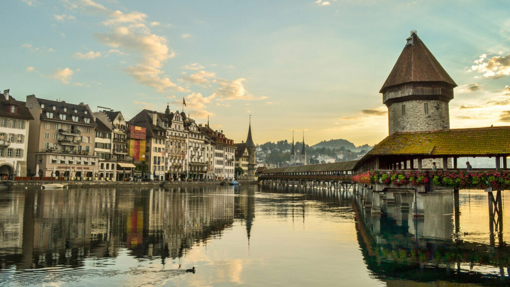 Blick auf Luzern kurz vor Sonnenuntergang
