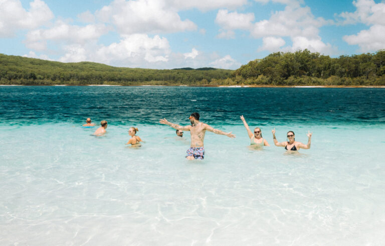 Baden im kristallklaren Lake McKenzie
