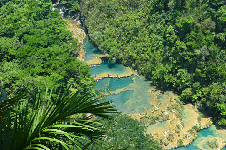 Die smaragdgrünen Wasserterrassen von Semuc Champey