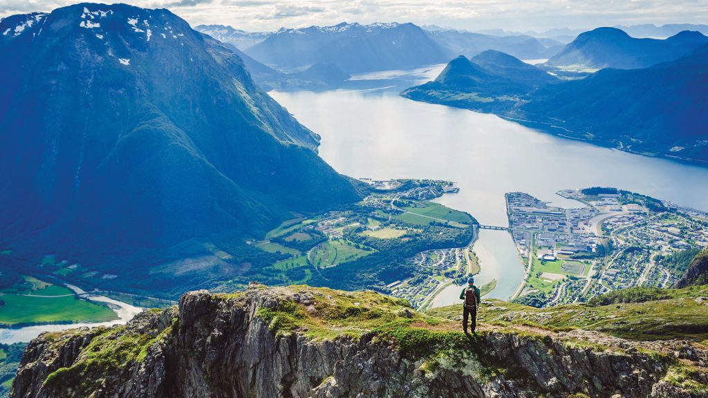 Abenteurreise durch den Hohen Norden Reise für junge Leute traveljunkies Estland Finnland Norwegen
