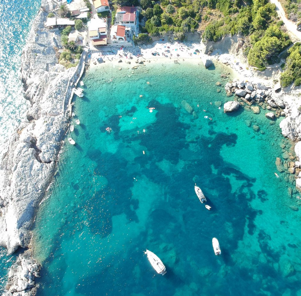 Bucht-Hvar-Segeltörn-Kroatien-traveljunkies