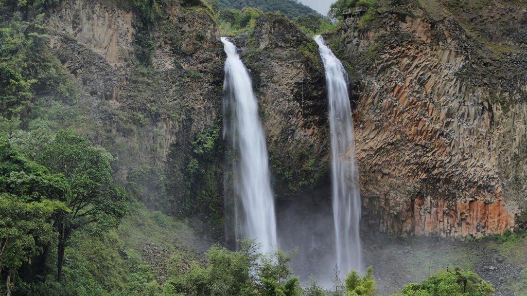 Ecuador Peru Erlebnisreise für junge Leute von Quito nach Lima preiswert reisen Südamerika traveljunkies