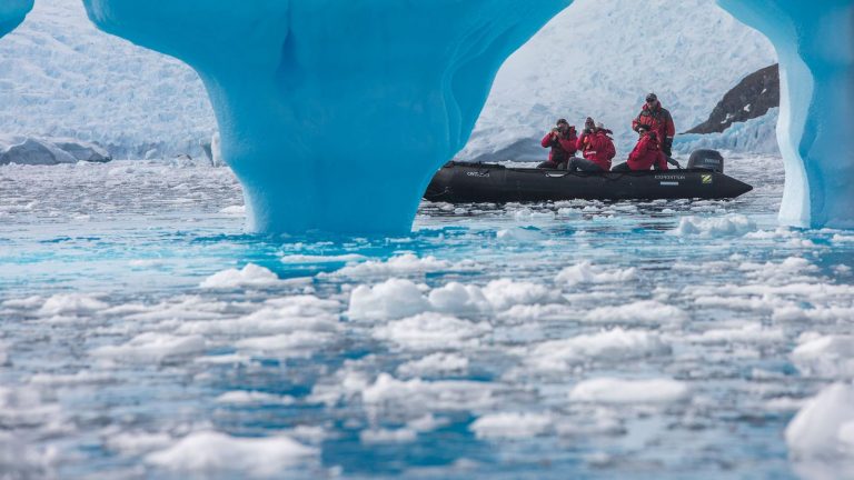 Eislandschaft Antarktis Falklandinseln Expedition im Südpol. traveljunkies