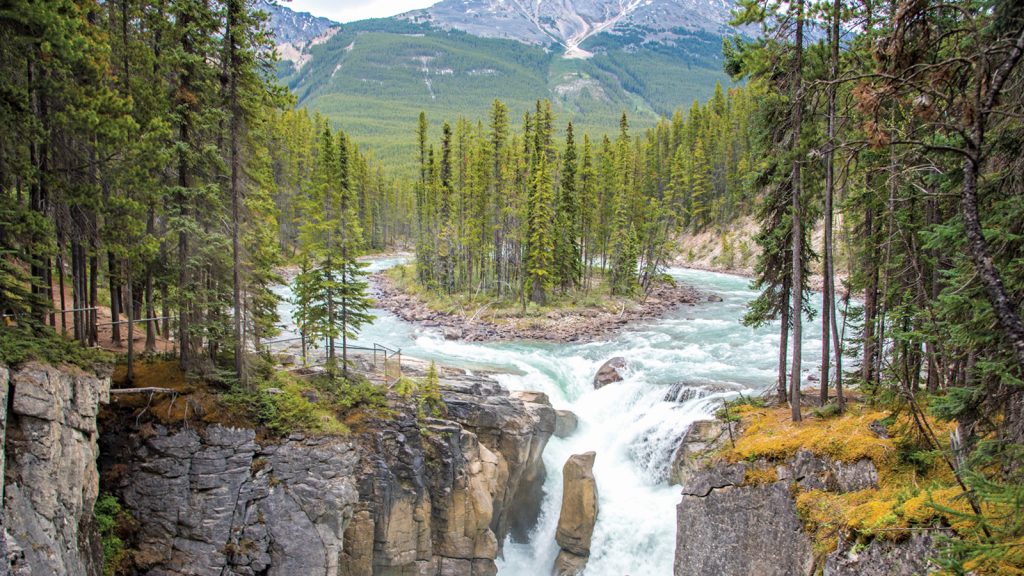 Kanada & die Rockies Rundreise mit Calgary Stampede Gruppenreise für junge Leute traveljunkies