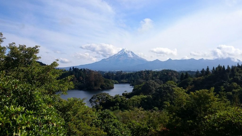 Mount Taranaki aktive Gruppenreise Neuseeland Nordinsel traveljunkies