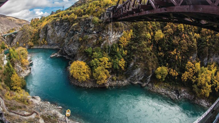 Reisen für junge Leute Neuseeland bungee jumping traveljunkies