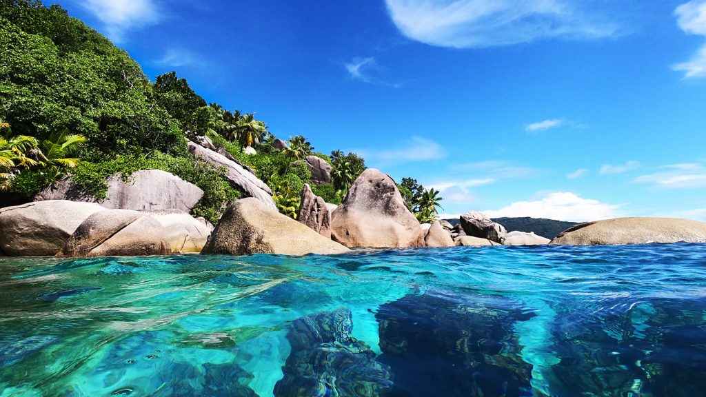 Segeln auf den Seychellen Segelkreuzfahrt Segeltörn Flitterwochen traveljunkies