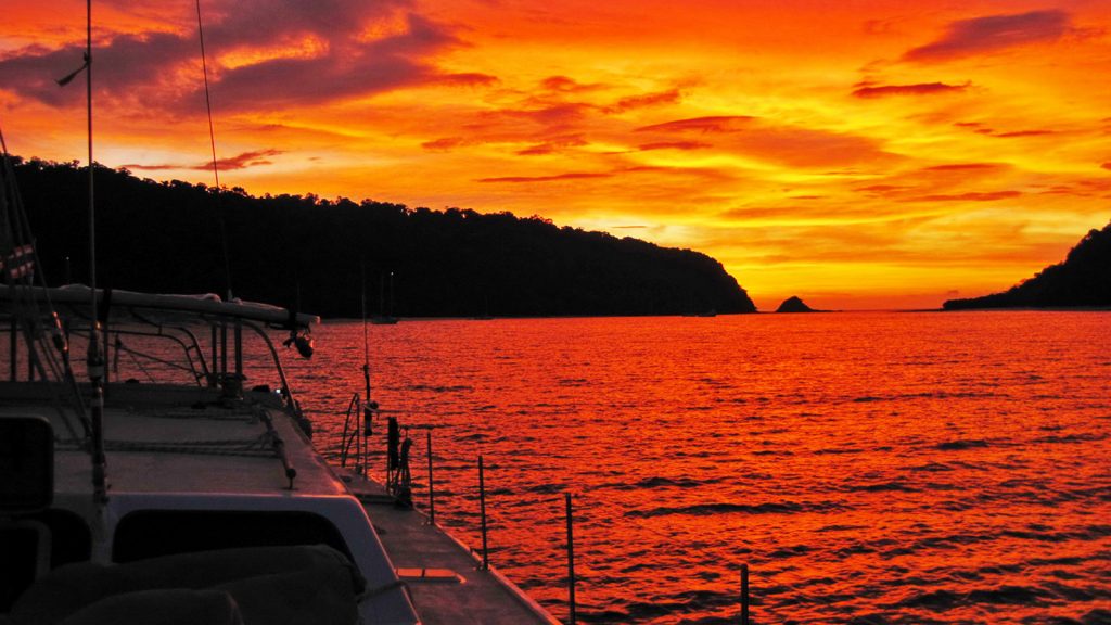 Sonnenuntergang Thailand Segeln in der Gruppe Koh Lanta – Koh Muk – Koh Rok Nok - Maya Bay traveljunkies