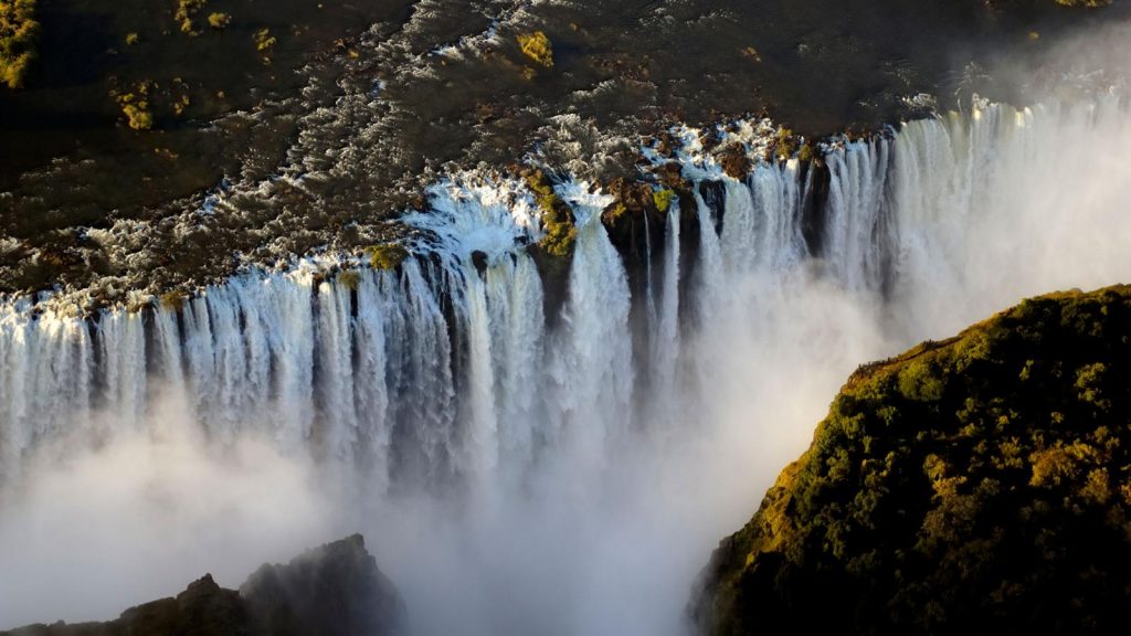 Victoria Falls Victoriafälle Okavango Delta Safari traveljunkies Simbabwe Namibia Botswana Game Drive Chobe Nationalpark Great Migration Gruppenreise Erlebnisreise Afrika Abenteuerreise Windhoek